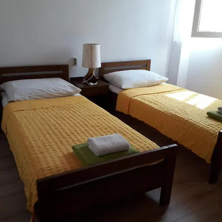 Flora Auberge de jeunesse Mali Lošinj