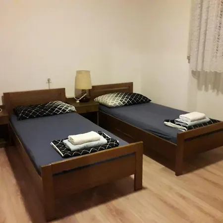 Flora Hostel *