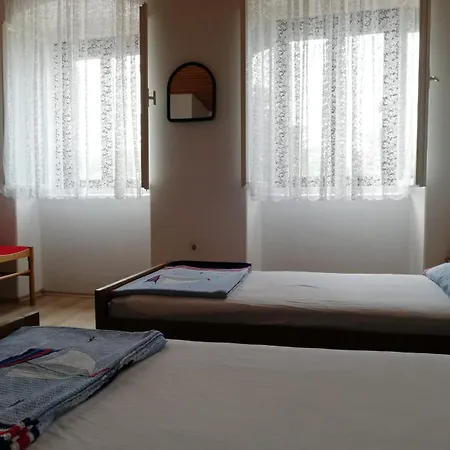 Auberge de jeunesse Flora Mali Lošinj