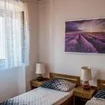 Flora Hostel