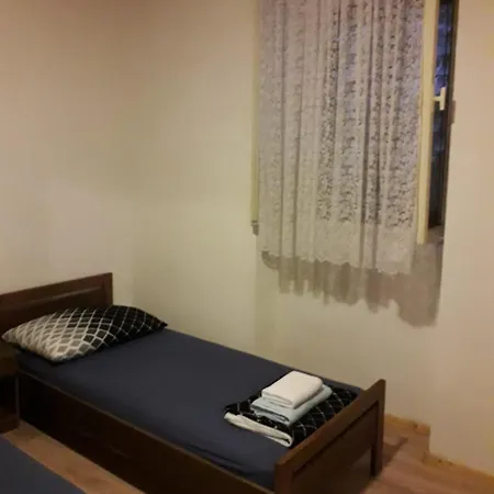 Flora Hostel