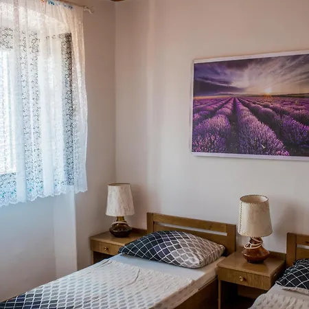 Flora Hostel